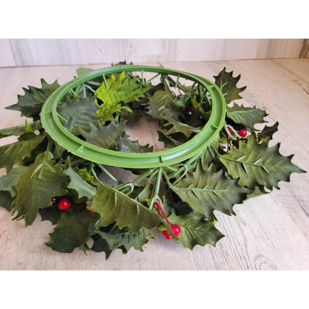 Mistletoe faux wreath Xmas‎ home decor red cranberry figure unique